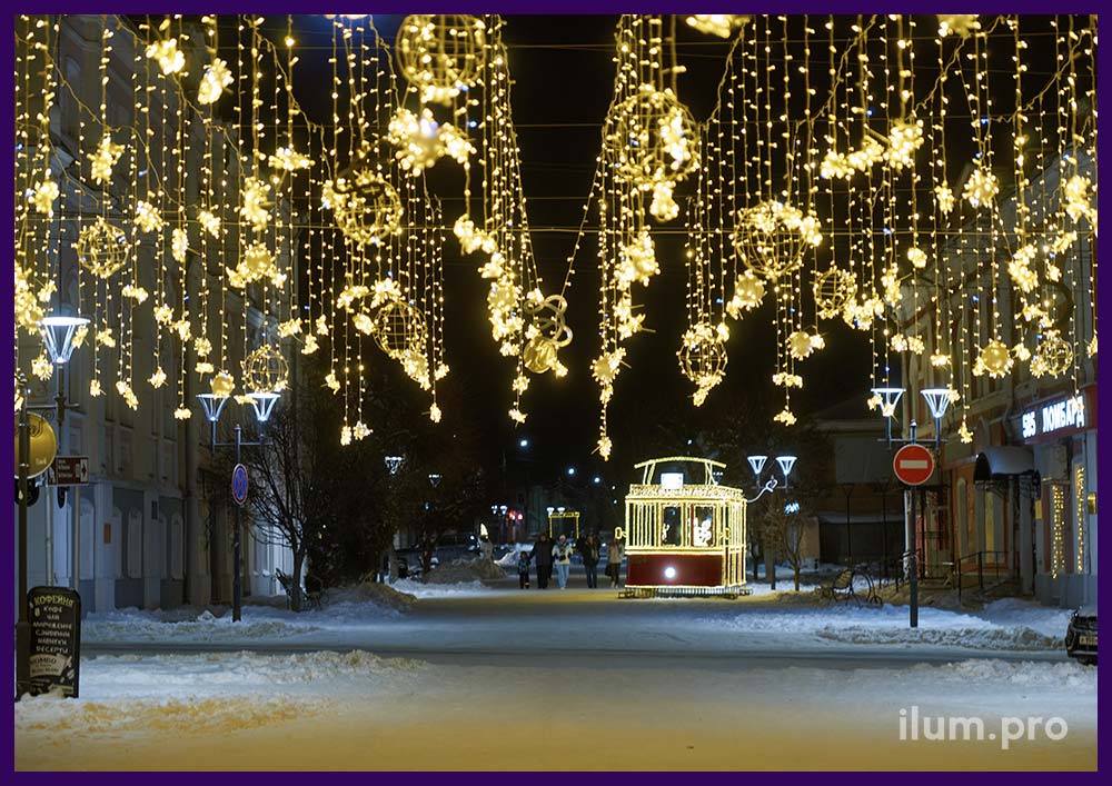 Новогодняя подсветка улицы в Ельце гирляндами звёздное небо