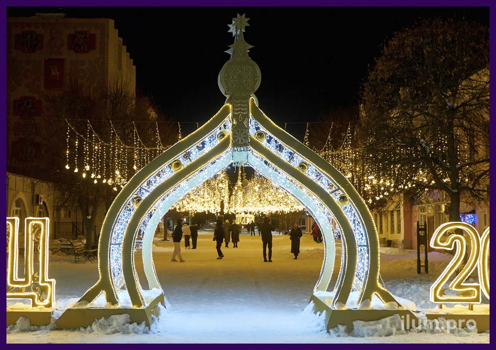 Новогодняя, декоративная подсветка пешеходной улицы в Ельце звёздным небом
