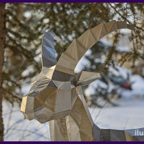 Горный козёл из шлифованной нержавейки - полигональный арт-объект в парке